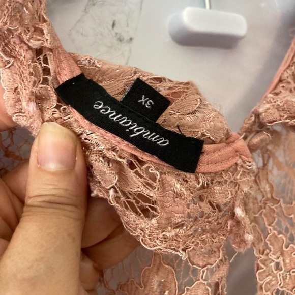 Lovely pink lace top with ruffles and tie detail Ambiance 3X - Picture 4 of 4